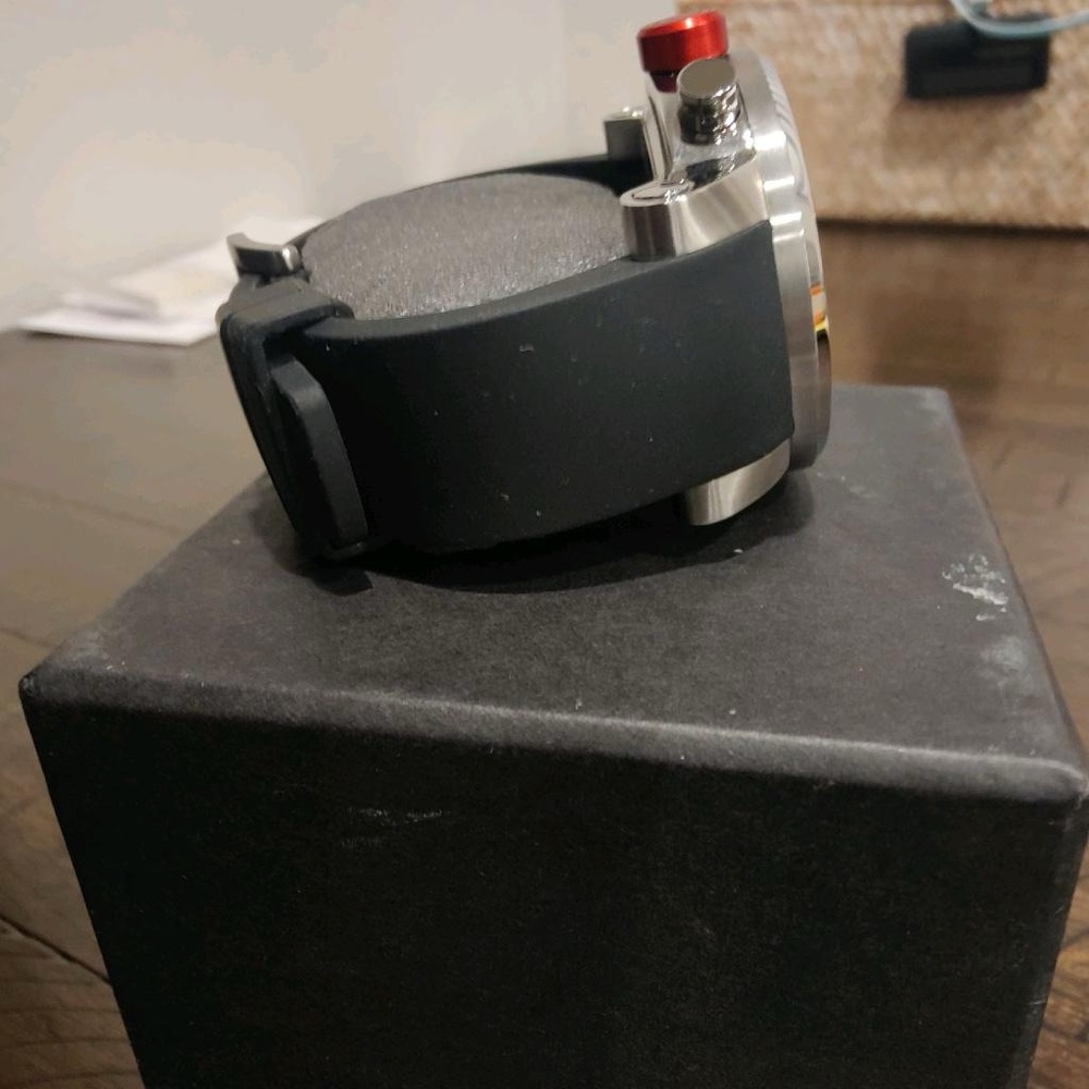 Redline watch - Picture 7 of 7